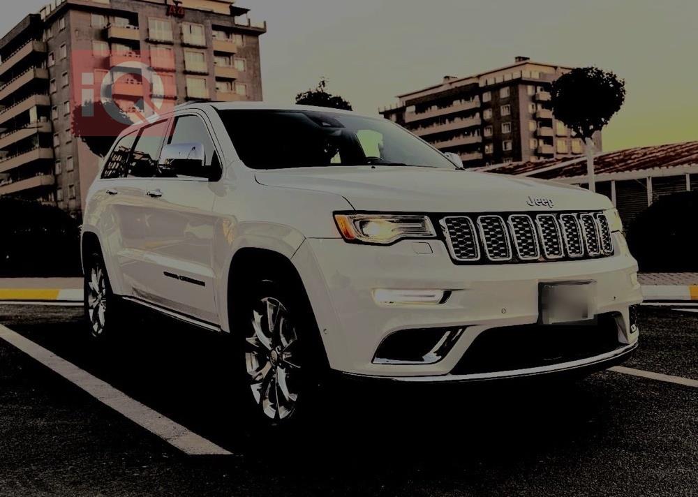 جیپ گراند شیرۆکی